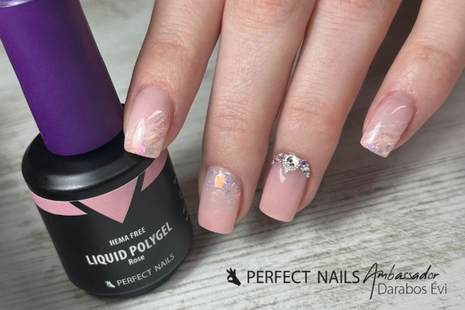 Elastic vs. Liquid Polygel – Melyik építőanyag illik hozzád?